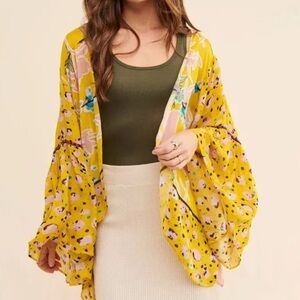 👘ANTHROPOLOGIE Floral Yellow Kimono, One Size